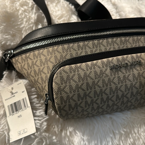 Brandnew MK Men’s Beltbag - Picture 3 of 4